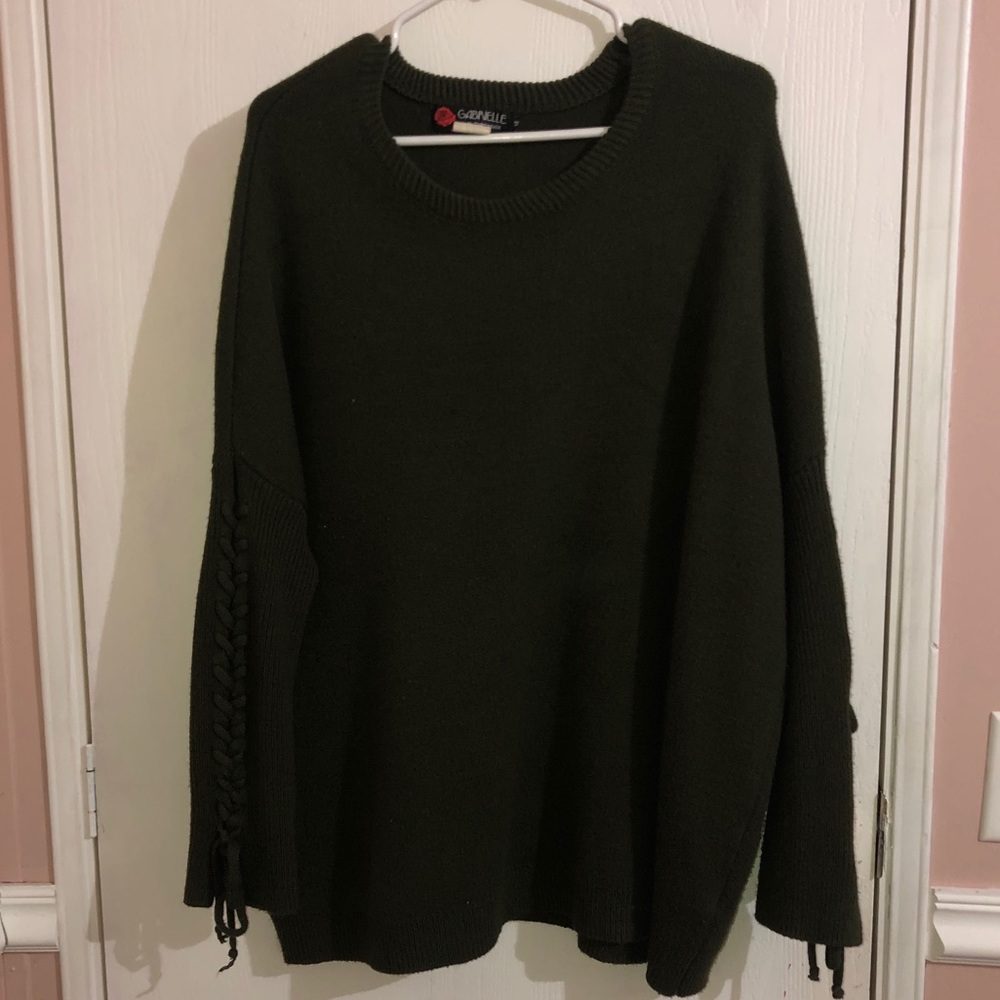 1X Olive green sweater